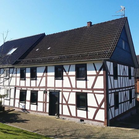 Graefrath Gaestehaus Neunkirchen-Seelscheid ภายนอก รูปภาพ