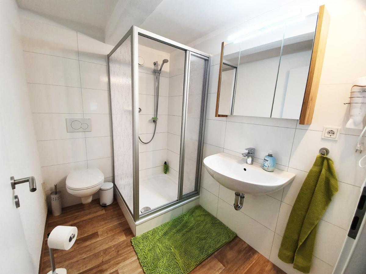 Graefrath Gaestehaus Neunkirchen-Seelscheid ภายนอก รูปภาพ