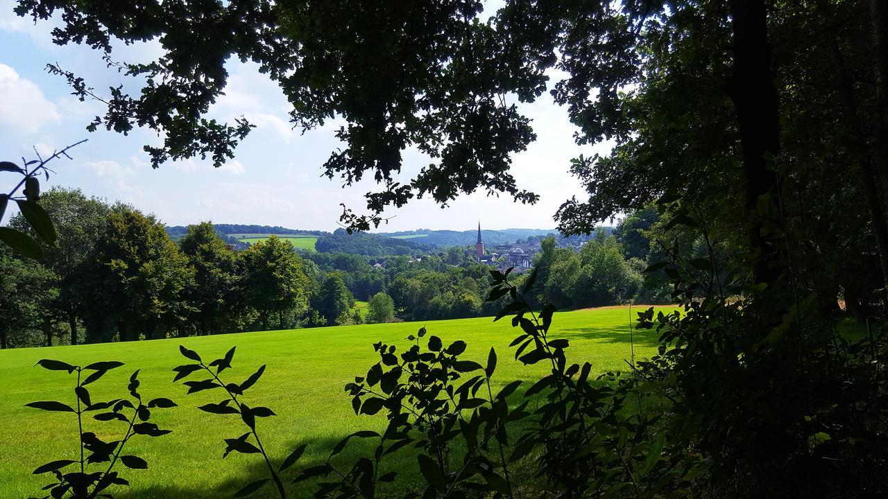 Graefrath Gaestehaus Neunkirchen-Seelscheid ภายนอก รูปภาพ
