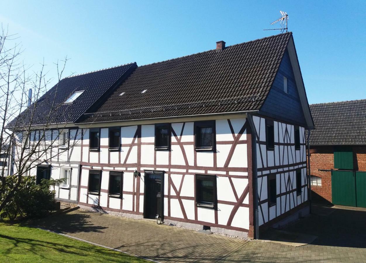 Graefrath Gaestehaus Neunkirchen-Seelscheid ภายนอก รูปภาพ